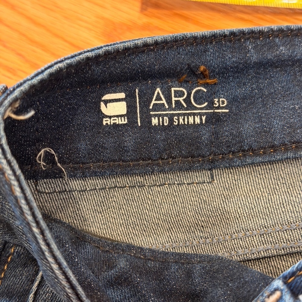 LIKE NEW G-Star Arc 3D Mid Skinny Jeans in Color: Dark Aged (Size:  W24 L28) - Picture 6 of 10